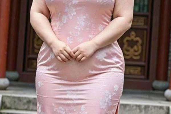 如此迷人的她