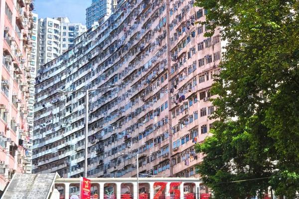 青城十二楼房香港