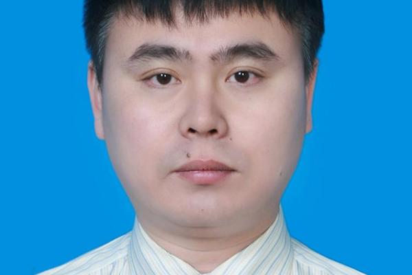 王海涛今年四十一