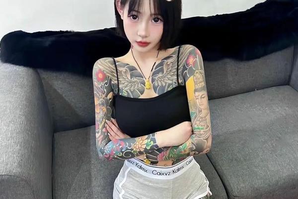 纹身女孩